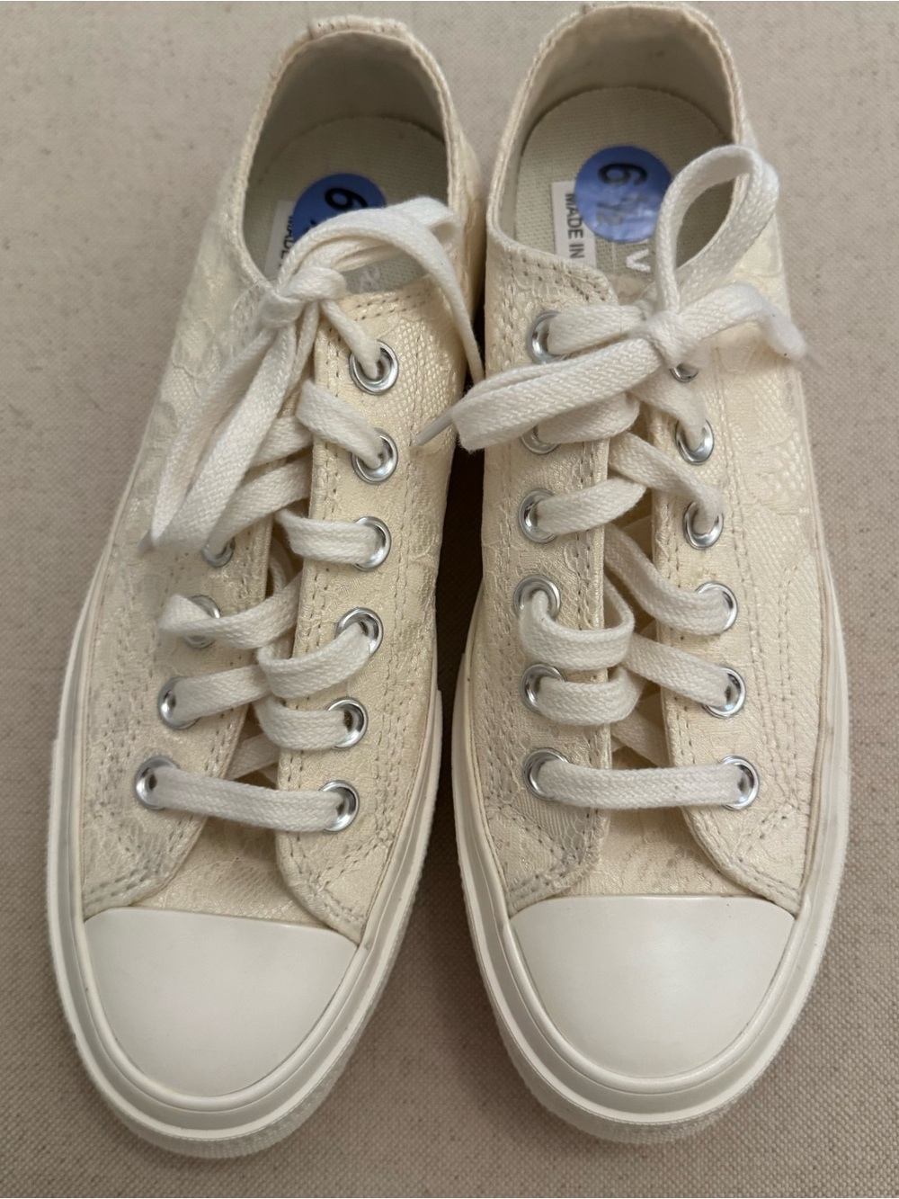 Converse Lace Sneaker-New!!